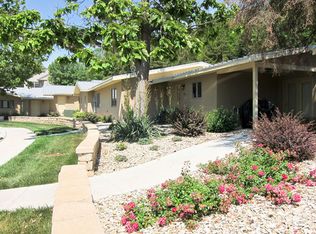 220 S Oak Pl, Manhattan, KS 66503