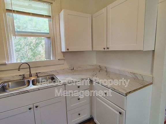 5th image of 654 W Lander St #2
