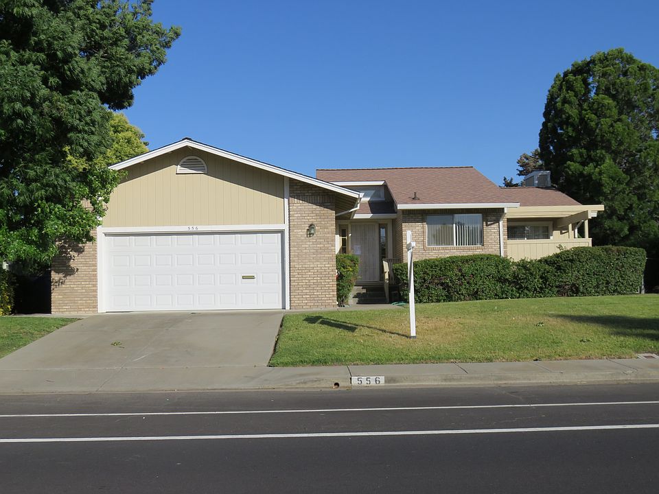 1st image of 556 Yellowstone Dr