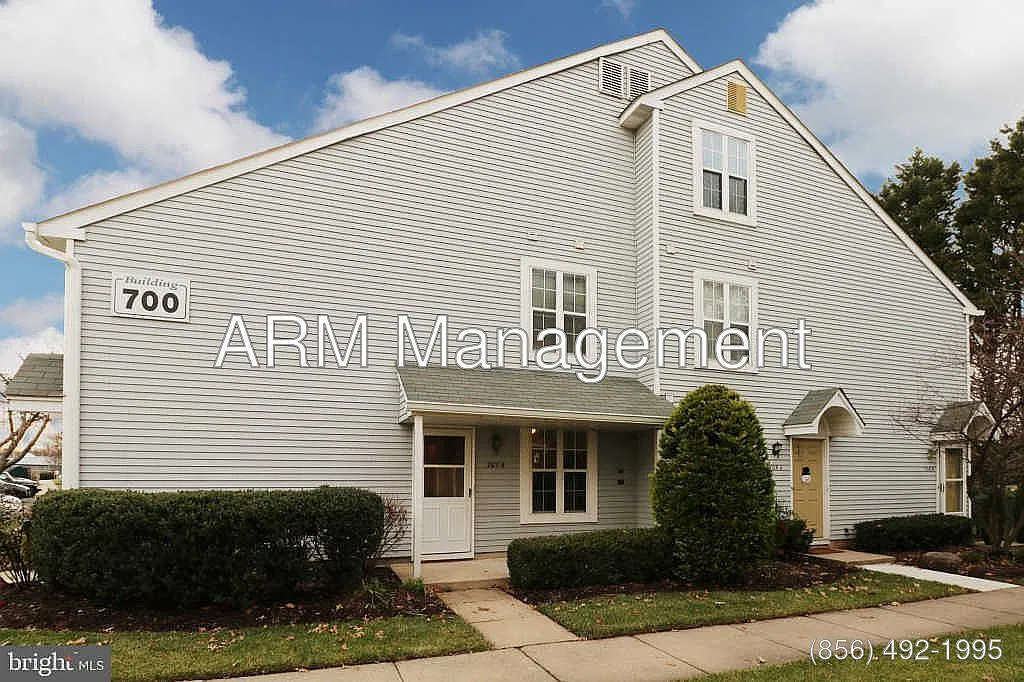 707 Sedgefield Dr — Photo 2