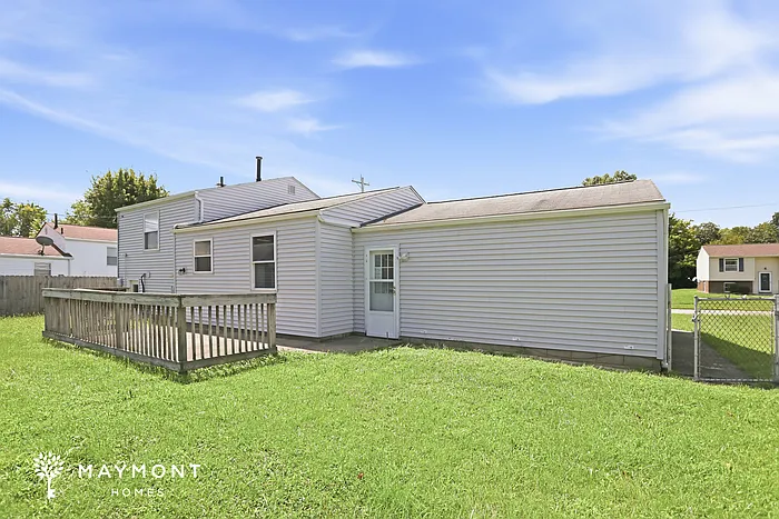 3 bed, 1.5 bath, 1368 sqft, $1,700 — Photo 3