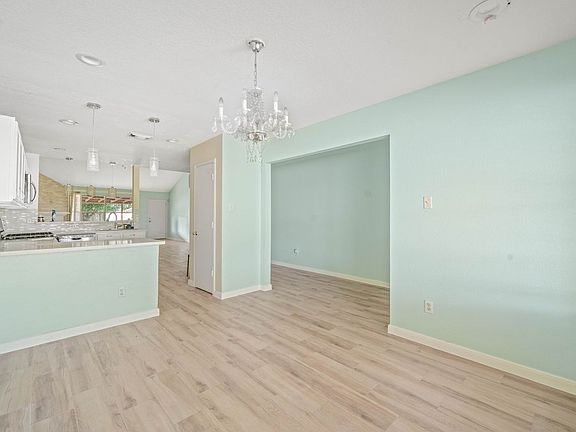 4th image of 10950 Linden Gate Dr