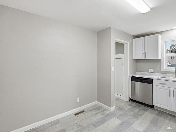 5th image of 1122 9th St