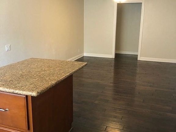 3rd image of 567 Branham Ln