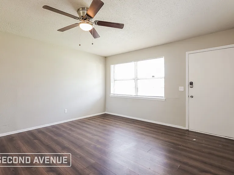 703 Willis St — Photo 8