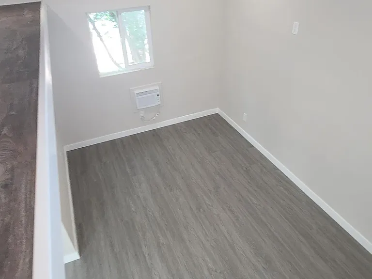 3765 Winona Ave #A — Photo 11