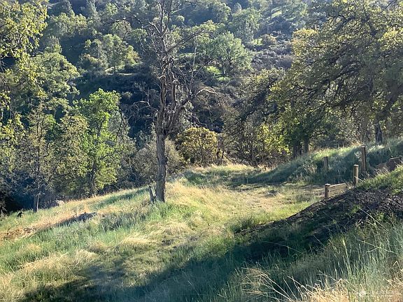 2nd image of 28600 Ridgeview Ct #192