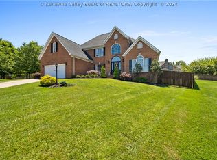 206 Summit Dr, Scott Depot, WV 25560