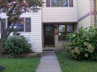 5030 S Hunters Ct, Bensalem, PA 19020
