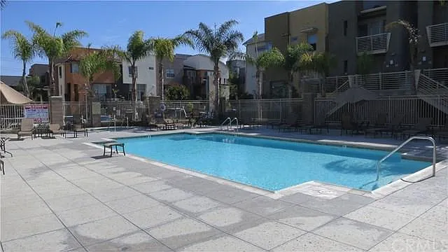 2 bed, 1410 sqft, $3,400 — Photo 3