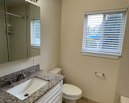 2 Bed, 1 Bath, 1000 sqft