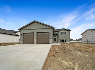 331 7th Ave SW, Surrey, ND 58785