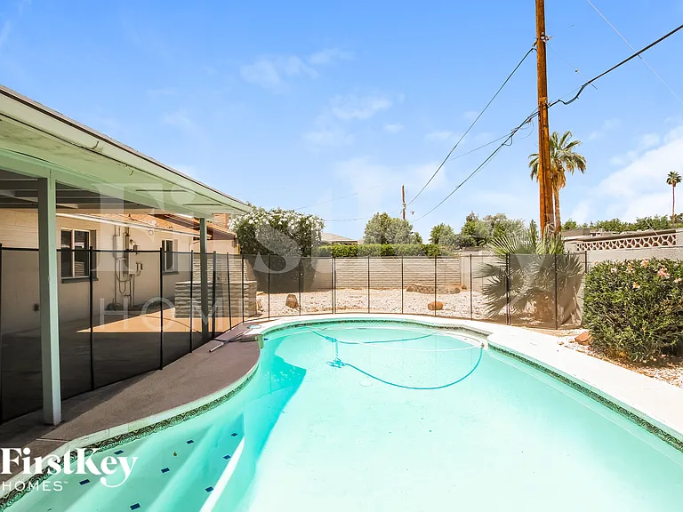 1812 W Morten Ave — Photo 14