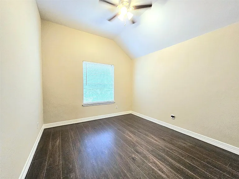 20810 Balmoral Glen Ln — Photo 32