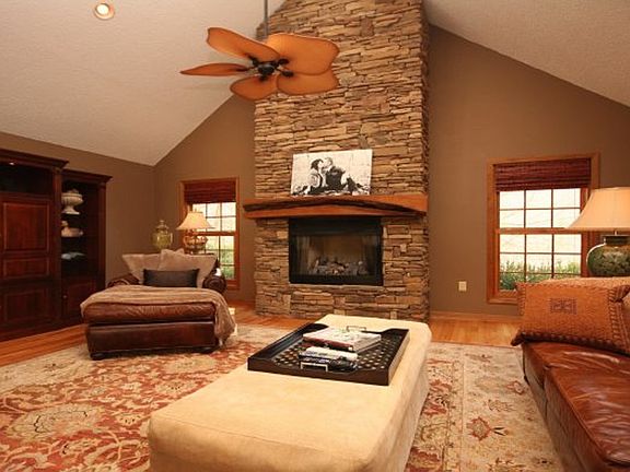 2nd image of 25715 Cornelius Dr