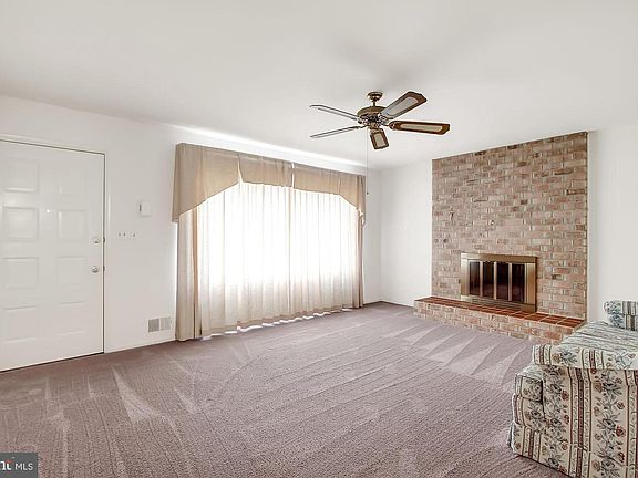5th image of 711 Burnside Dr