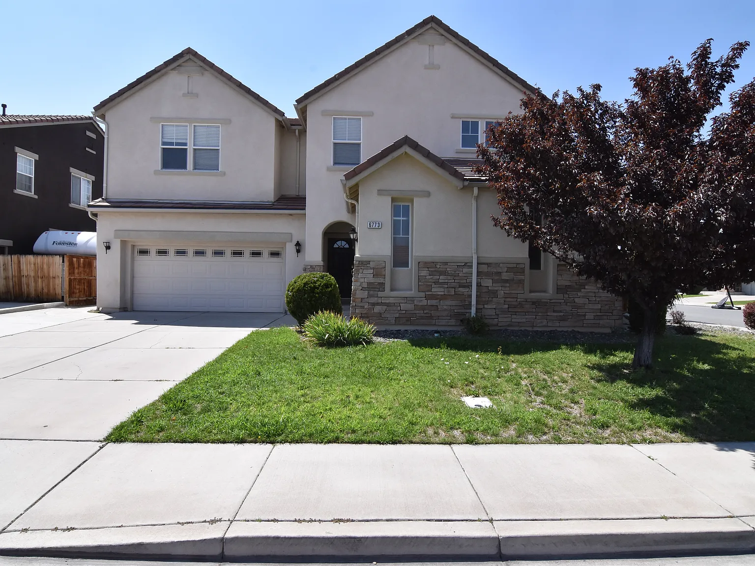 4 bed, 3088 sqft, $3,450 — Photo 2
