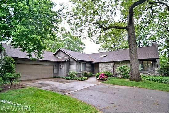 1st image of 2934 White Oaks Ln