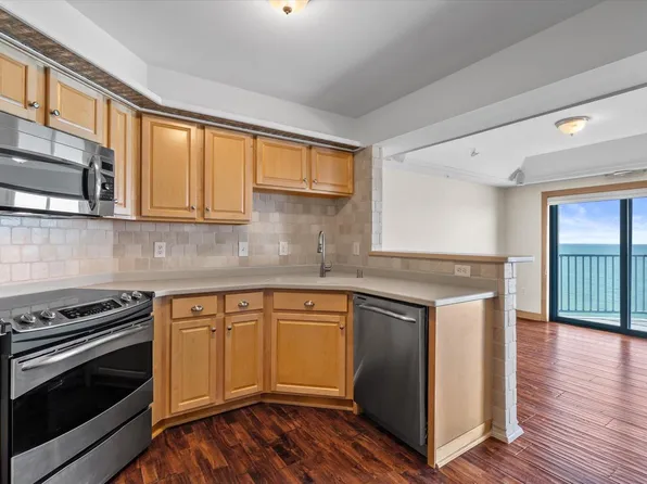415 N Lake STREET #702, Port Washington, WI 53074