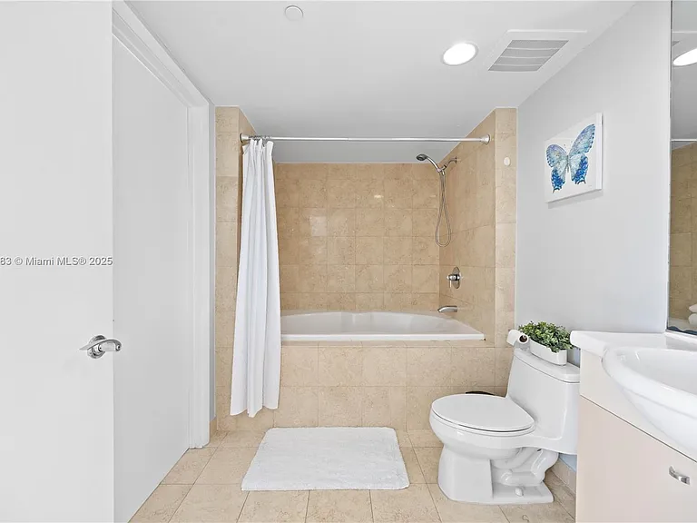 1830 S Ocean Dr #1807 — Photo 17