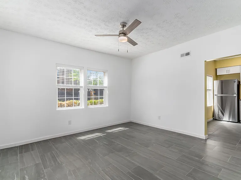 1426 E Rich St — Photo 13