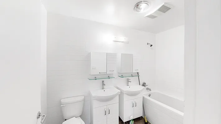 Rented by Glenmark Realty | media 10