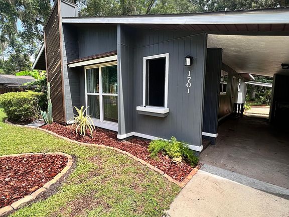 3rd image of 1701 SW 29th Ter