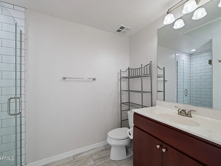 17 W Vernon Ave #619 — Photo 11