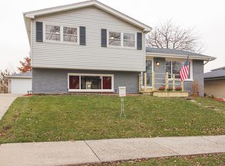 15512 Lockwood Ave, Oak Forest, IL 60452
