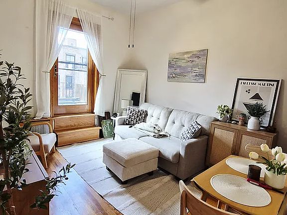 3rd image of 126 W 86th St APT 3B