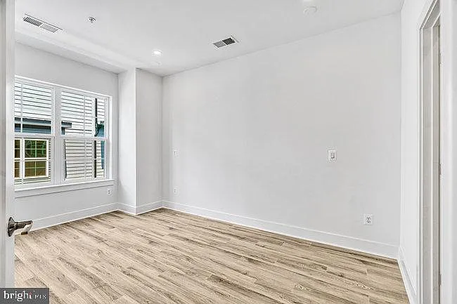 11236 Bunsen St — Photo 25