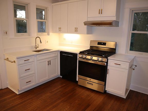 5th image of 82 Olive St