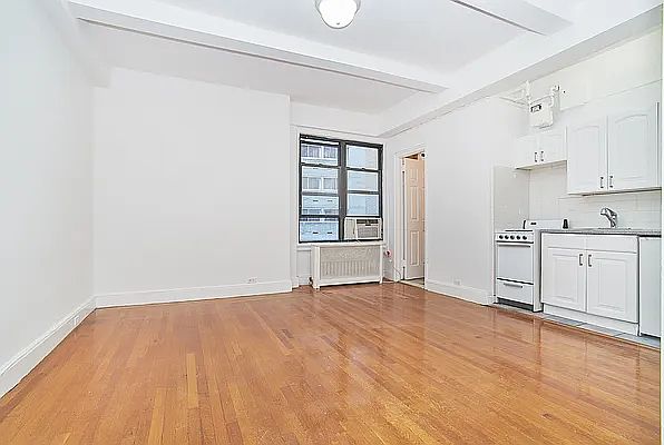 1st image of 135 E 50th St APT 2k