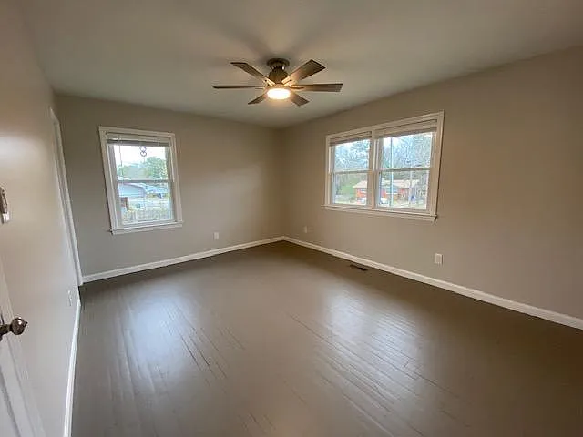 2033 Mango Cir — Photo 14