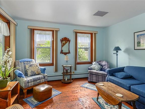 4th image of 39 Meadow St