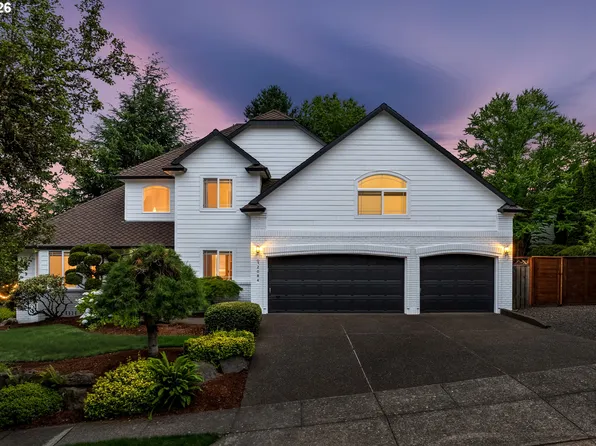 12084 SE Sovereign Dr, Happy Valley, OR 97086