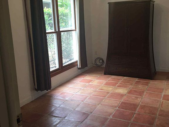 3rd image of 438 Camilo Ave