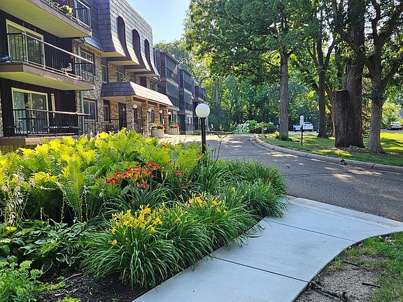 2nd image of 260 Westview Dr APT 303