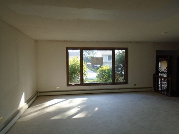 2nd image of 15934 Avalon Ave