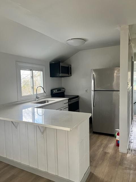 1st image of 4601 Tremont Ave Floor 2