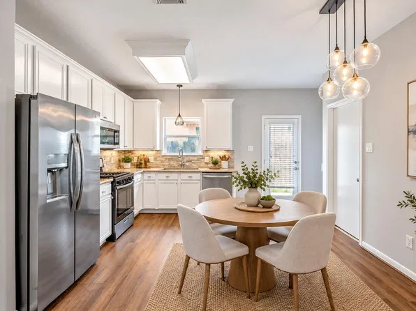 323 Plaza Del Sol Park, Houston, TX 77020