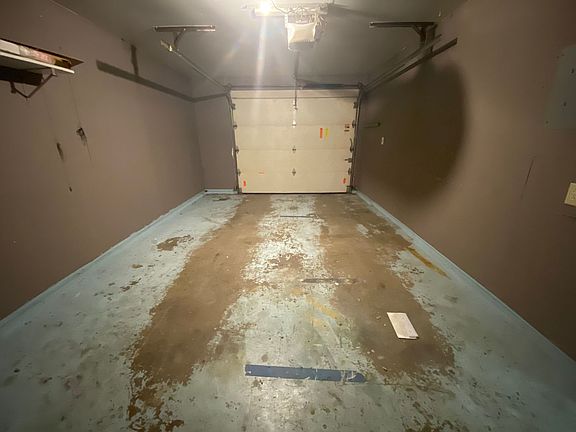 3rd image of 845 Middle Dr