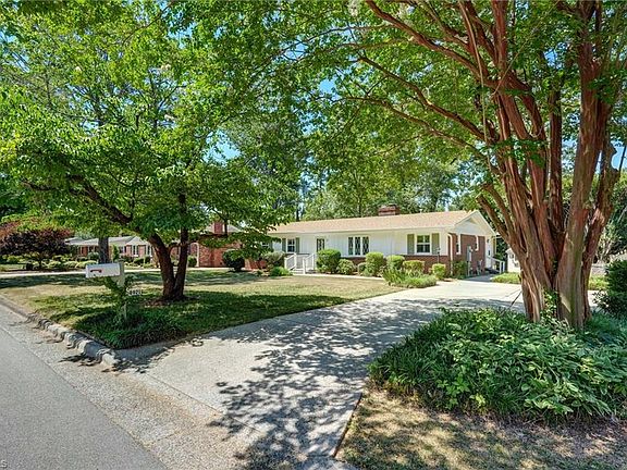 2nd image of 4921 Starmount Dr