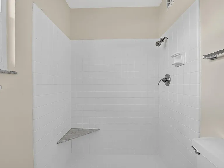 705 Thunderbird Ave — Photo 19