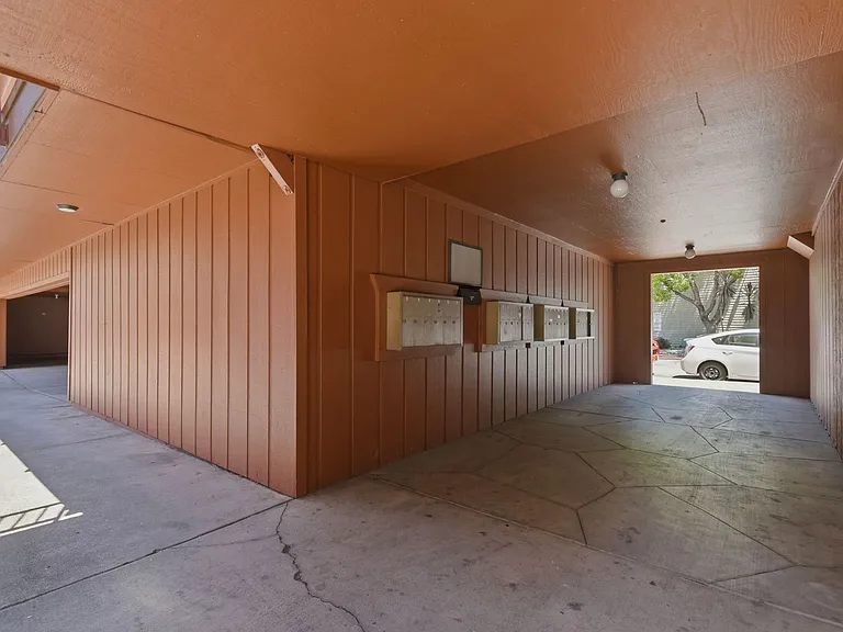 1841 Salem Avenue — Photo 3