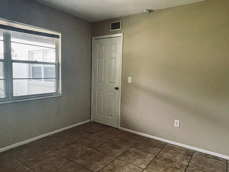 53 Windtree Ln #G102 — Photo 3