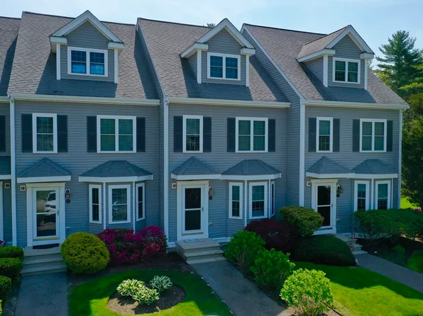 10 Copper Lantern Ln #10, Carver, MA 02330