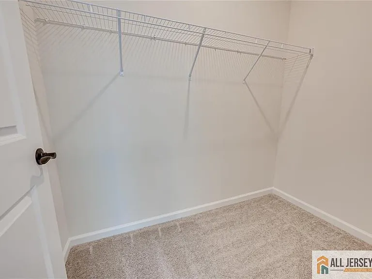 323 Sadie Cir — Photo 19