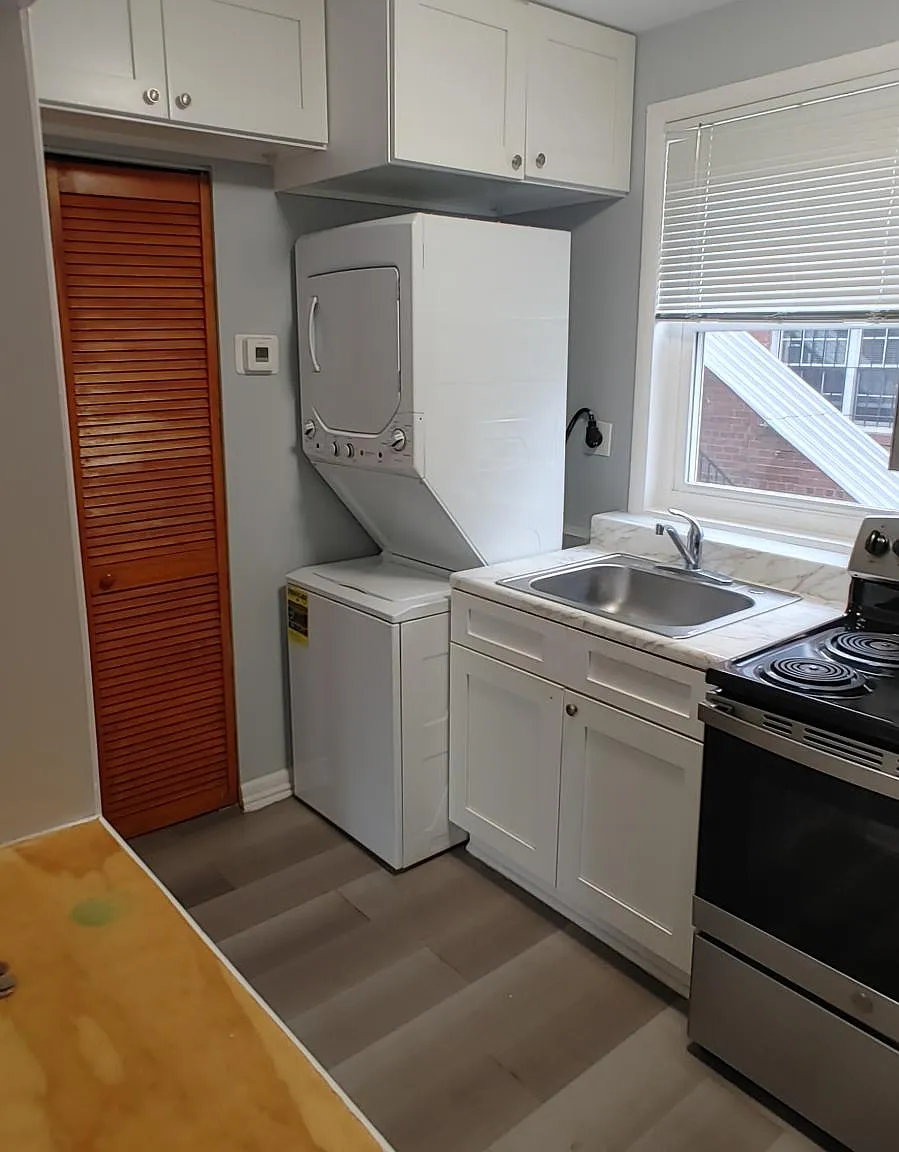 3 bed, 850 sqft, $3,000 — Photo 3