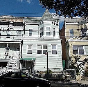 5th image of 1518 Commonwealth Ave